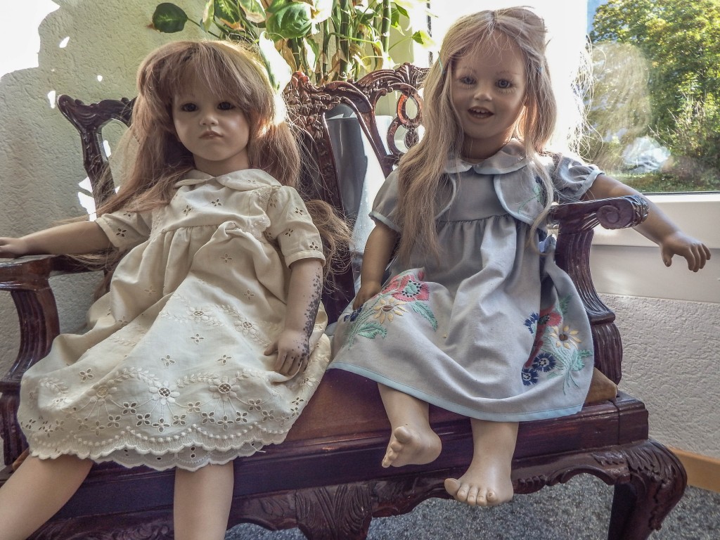 esters guesthouse gimmelwald dolls
