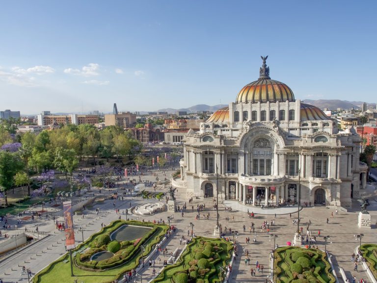 3 days in Mexico City, Do This, Not That | Dos and dont's for your first trip to Mexico City | CDMX | Mexico DF | altitude sickness | xochimilco | Casa Azul | Frida Kahlo, Diego Rivera | best views in Mexico City | Mexican food | Aeromexico | Tequila + Mezcal | Palacio des bellas artes | Zocalo | Dia de Muertos, Day of the Dead | Mexico travel tips