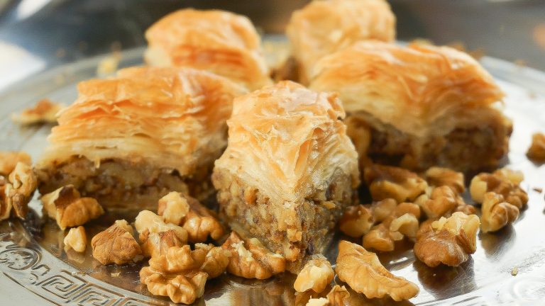 Simple honey walnut baklava recipe | How to make baklava | Greek baklava #baklava