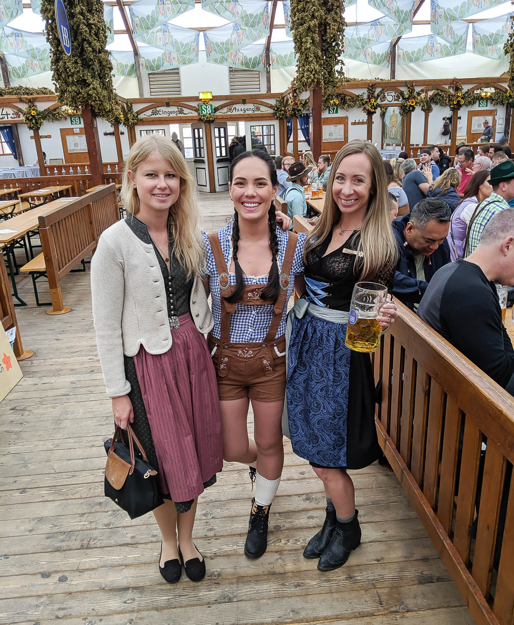 What To Wear To Oktoberfest 2023: Complete Oktoberfest Clothing Guide ...