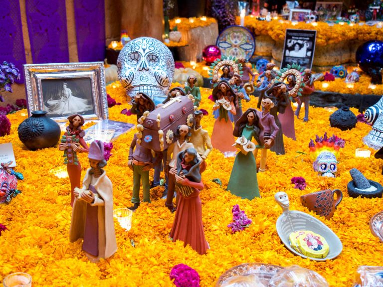 20 Helpful Tips for Celebrating Day of the Dead in Mexico as a Foreigner